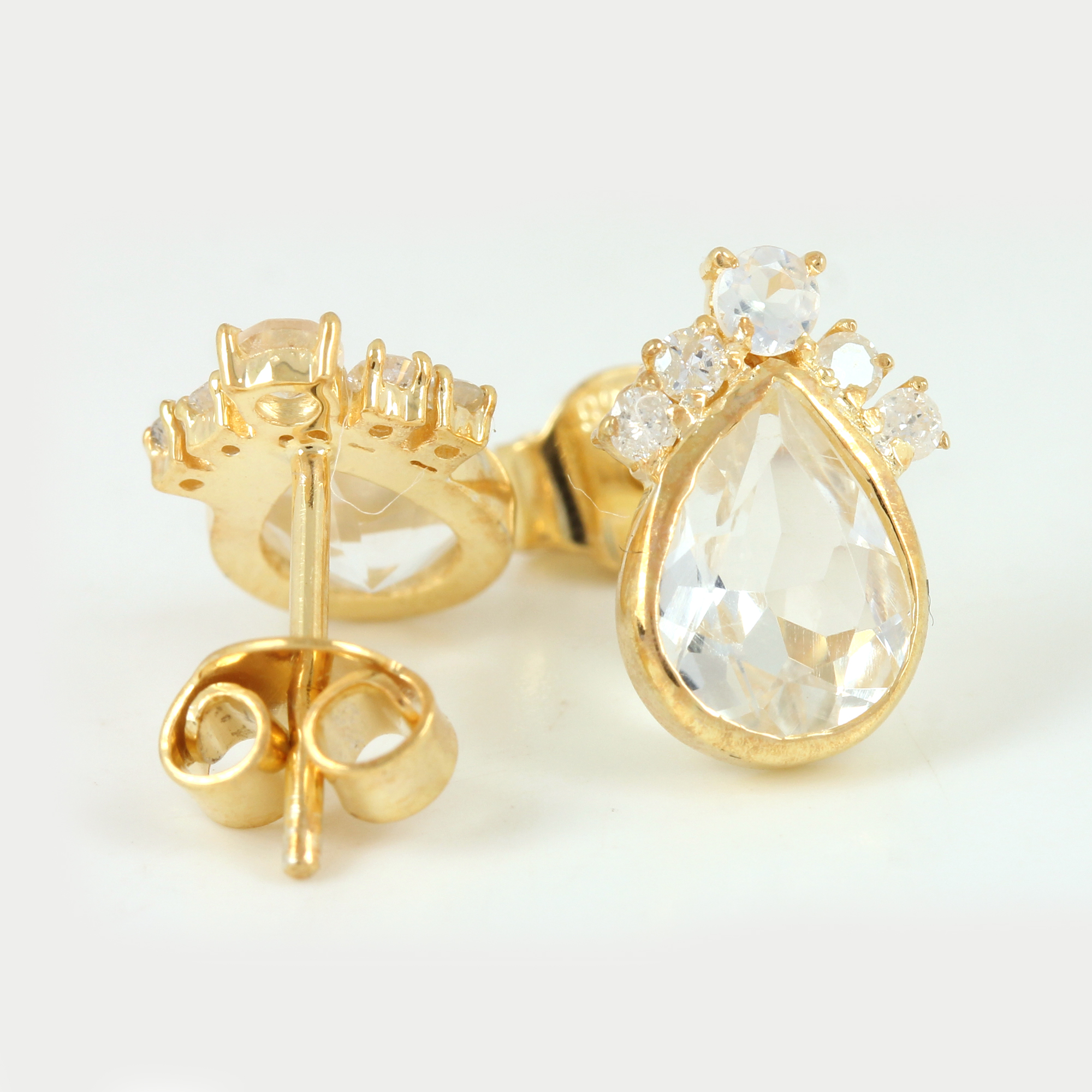 14k Gold Diamond Rainbow Moonstone Solitaire Stud Earrings