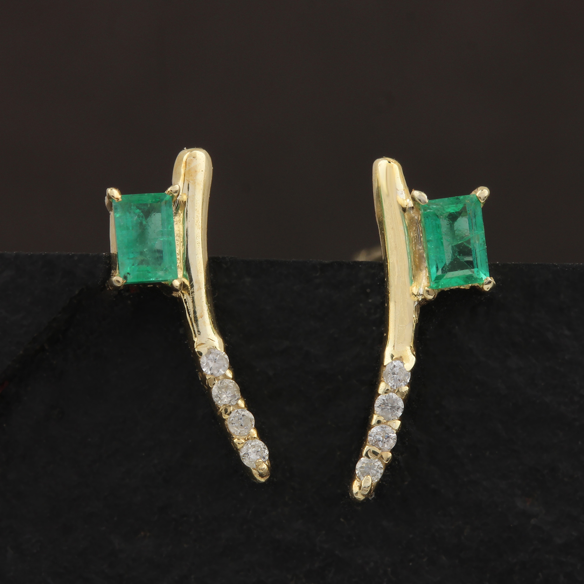14k Solid Gold Stud Earrings Adorned With Natural Diamond & Emerald
