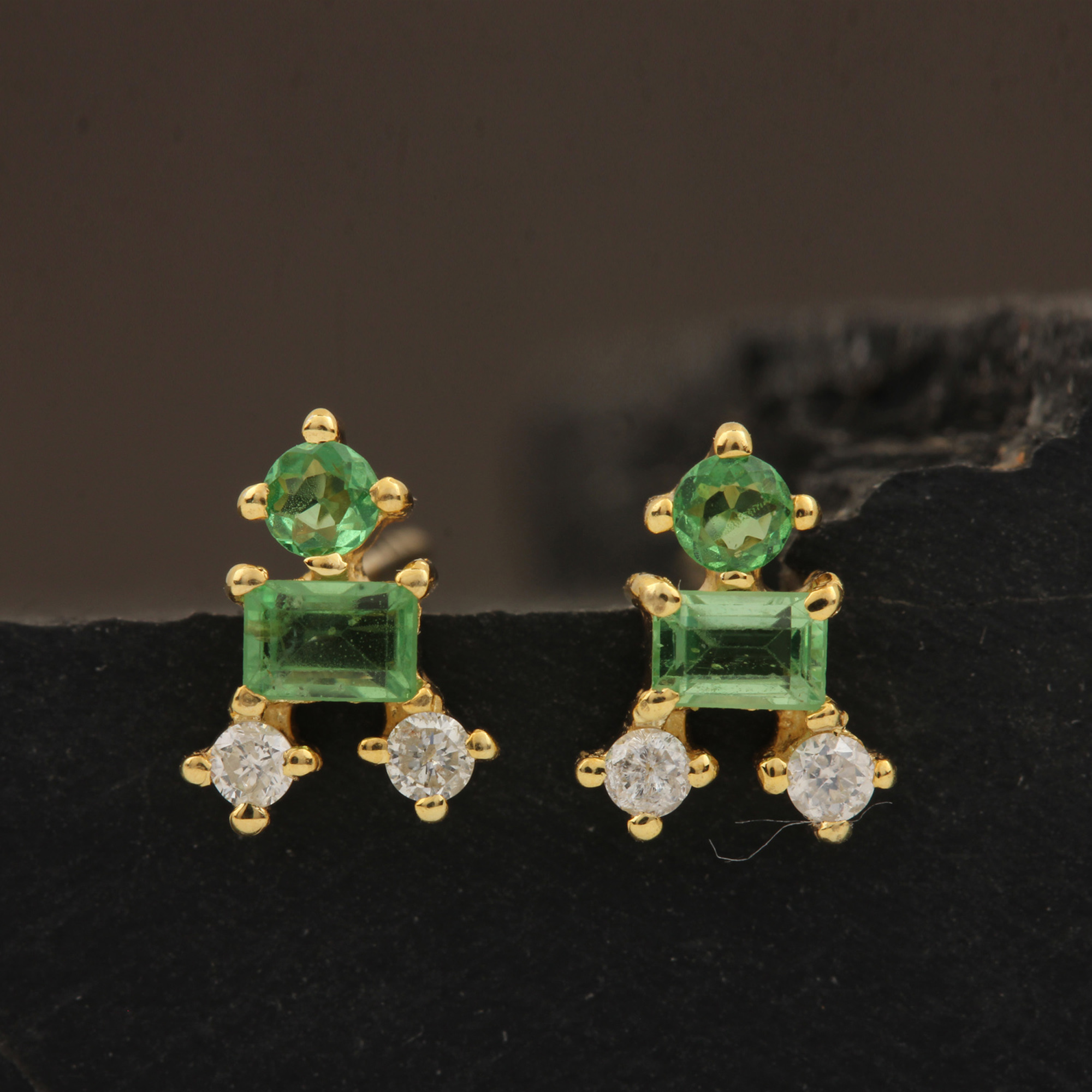 Solid 14k Gold Stud Earrings Adorned With Diamond & Natural Tsavorite Gemstone