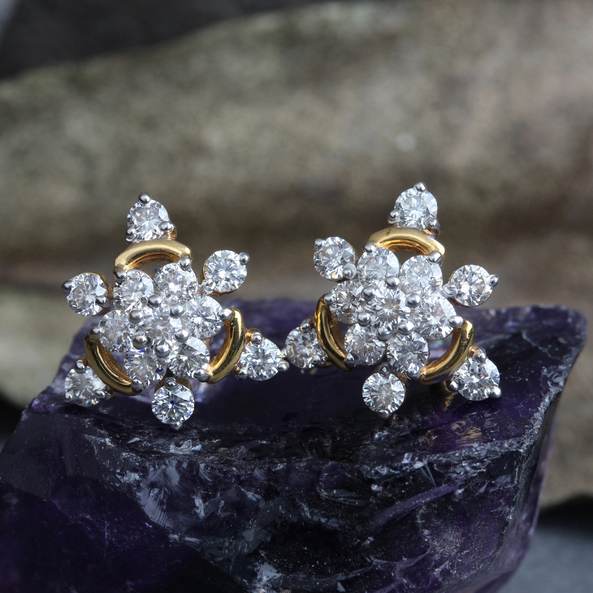 14k Gold & Diamond Flower Design Earrings