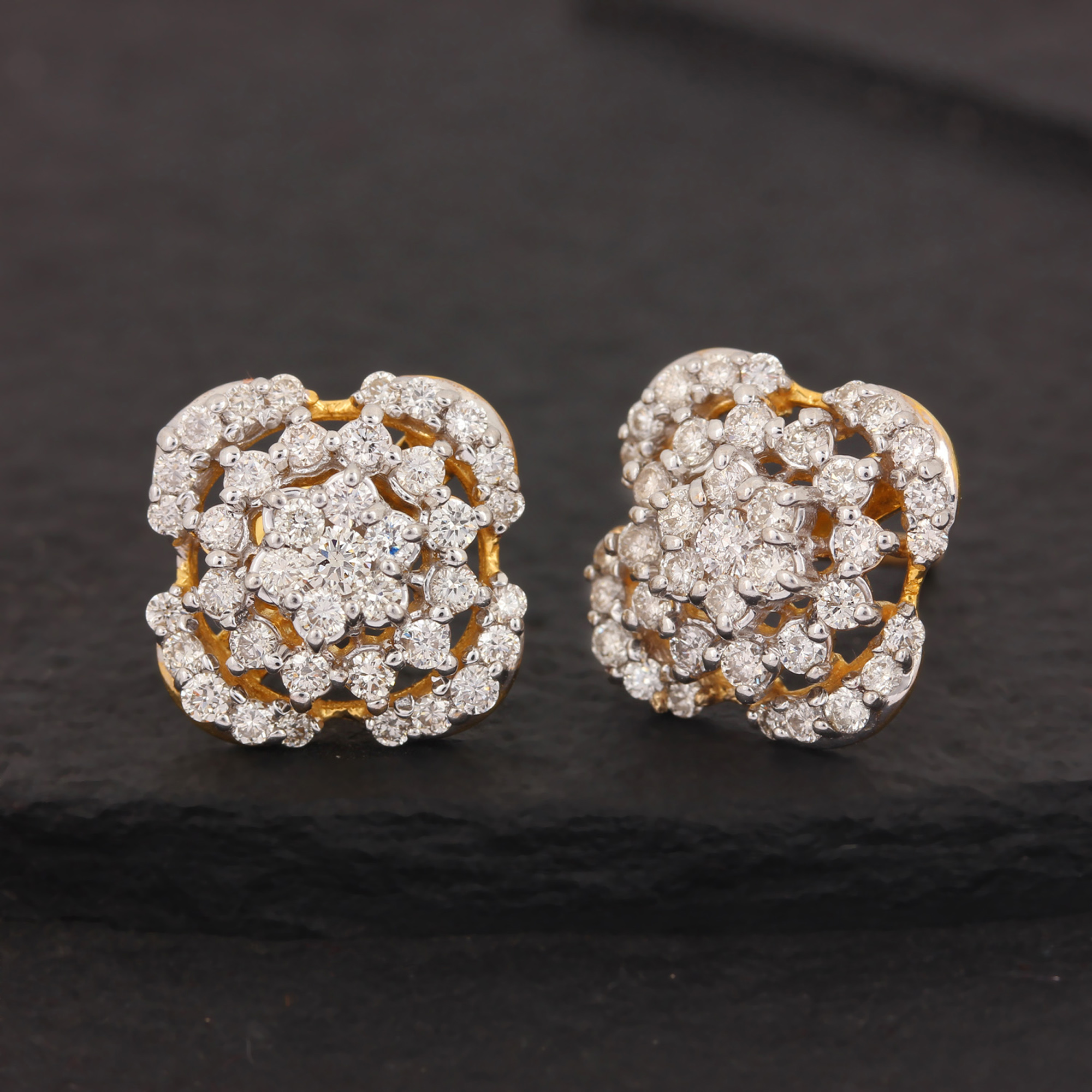 Natural Diamond Earring In Yellow Gold
