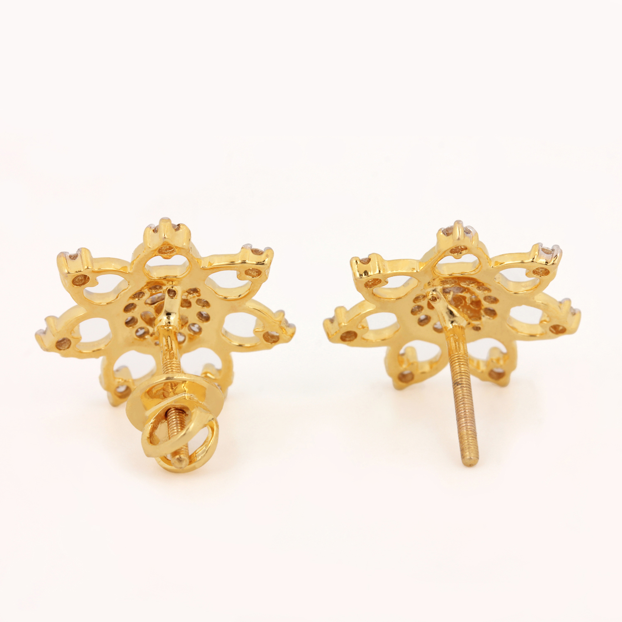 14k Gold Flower Designed Earrings