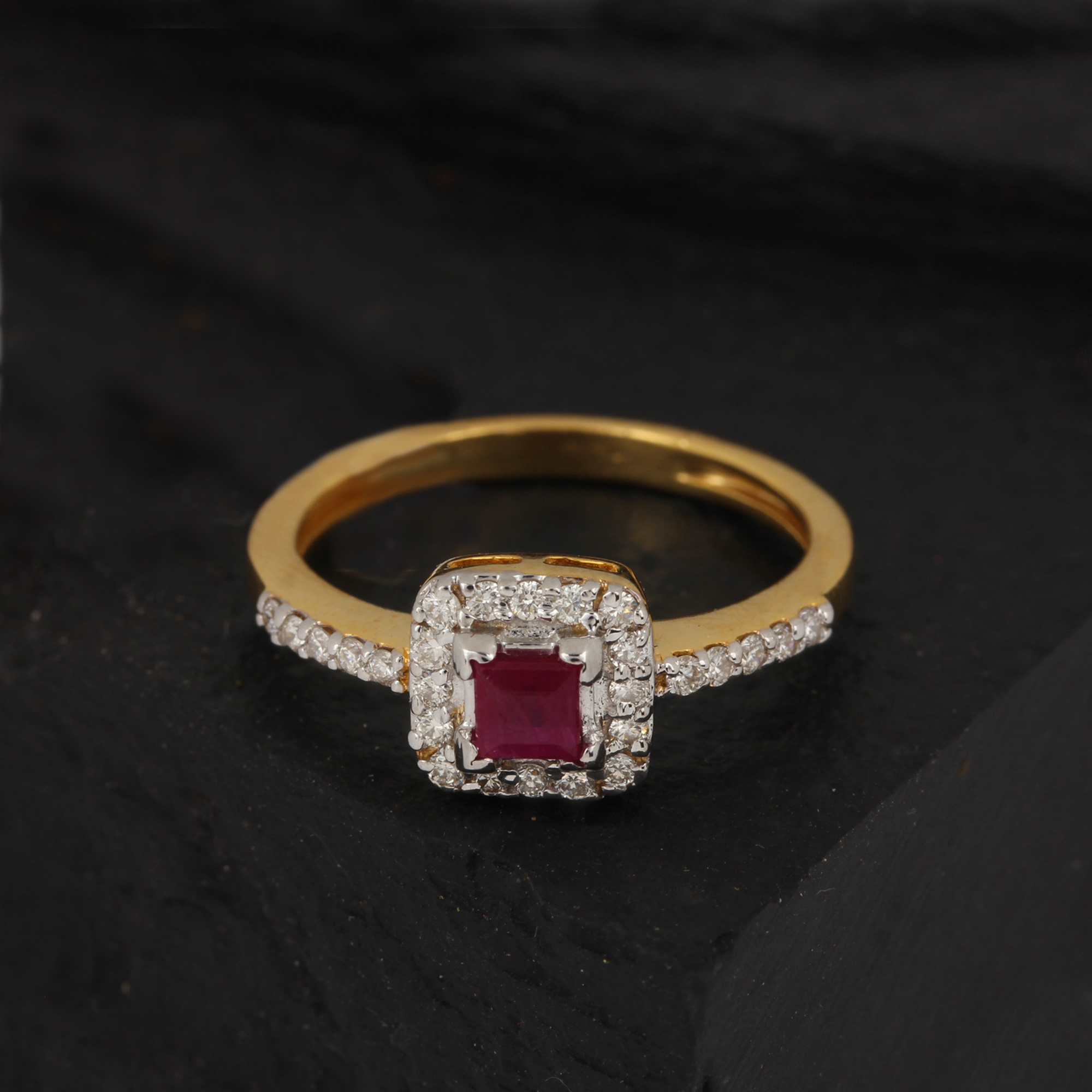 Solid Gold Ring With Diamond And Ruby