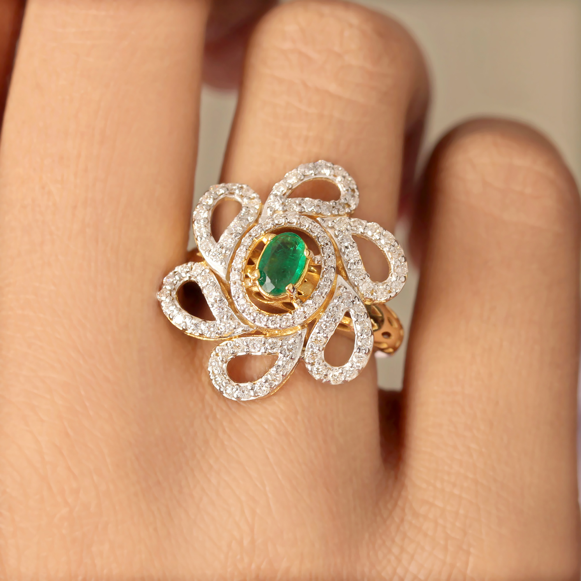 Emerald Gold Ring With Diamond